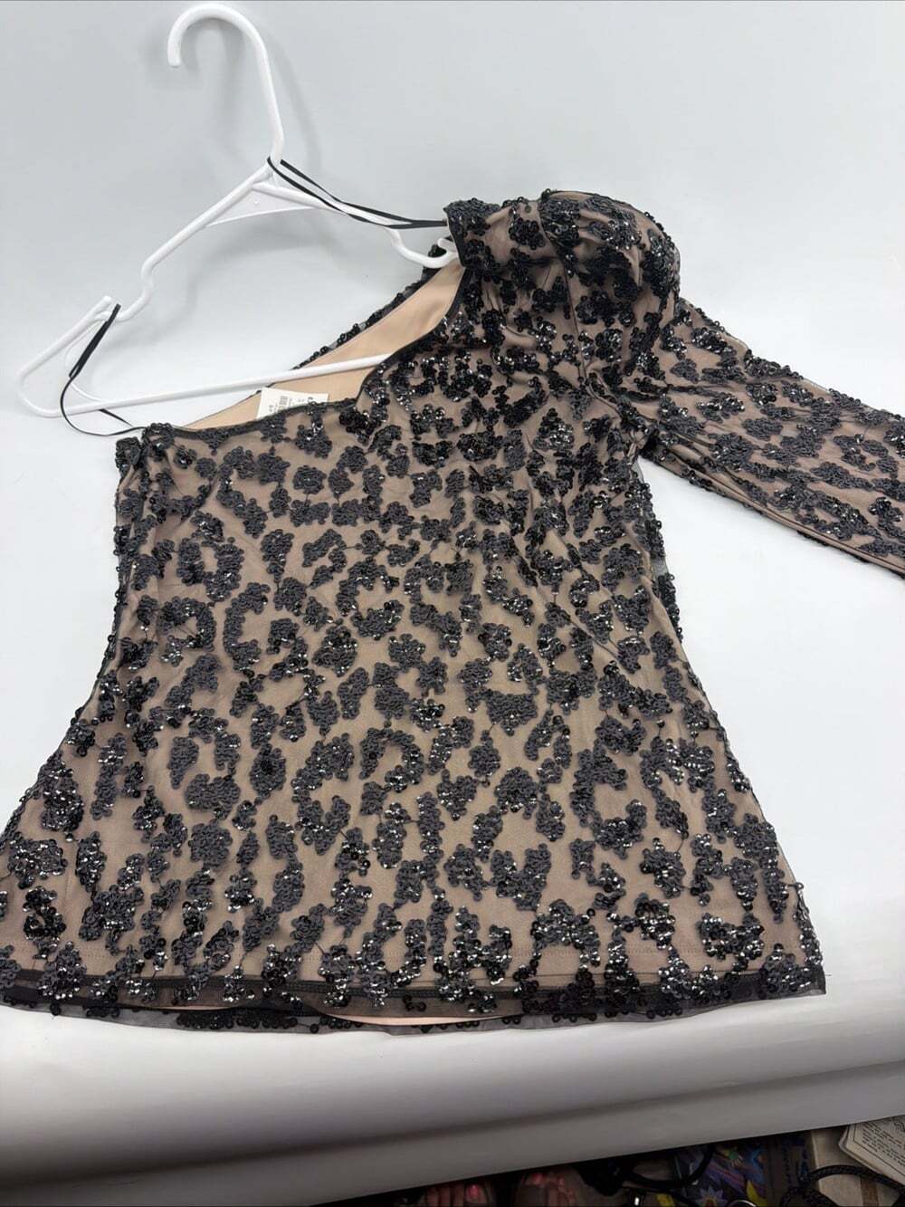 Express Women's Black Sequin One Shoulder Half Sleeve Top Sz S NWT - Picture 7 of 12